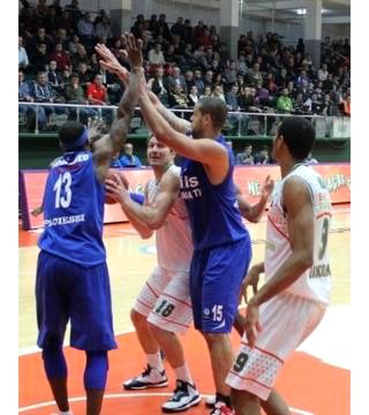 Banvit\'te Liderlik Sevinci