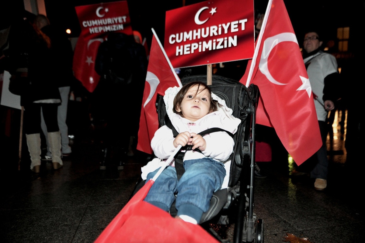 Beykozlular Cumhuriyet İçin Yağmurla Yürüdü