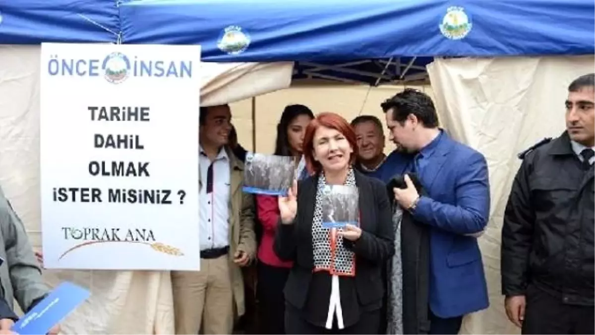 CHP\'li Başkan Atatürk ile Aynı Karede