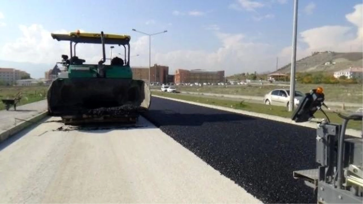 Erzincan Araştırma Hastanesi Bulvarının Asfalt Dökümü Startı Verildi