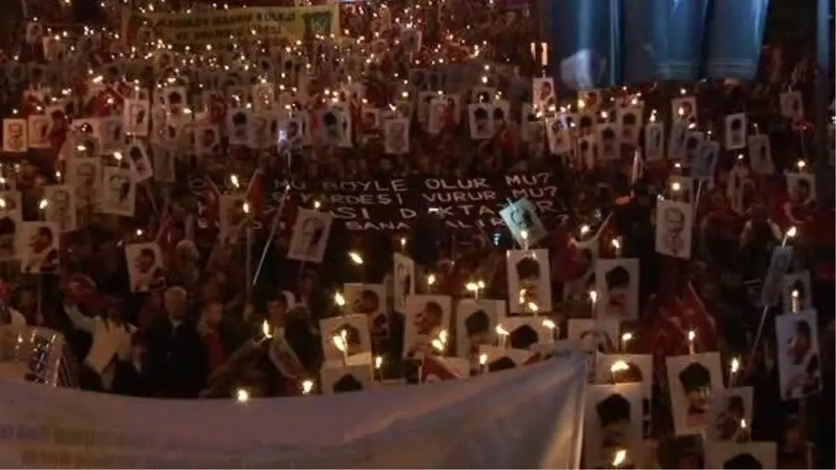 Kadıköy?de Yüzbinler Cumhuriyet İçin Yürüdü