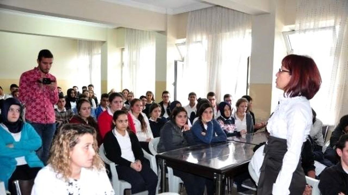 Manisa\'da 500 Öğrenciye Bonzaiyle Mücadele Eğitimi
