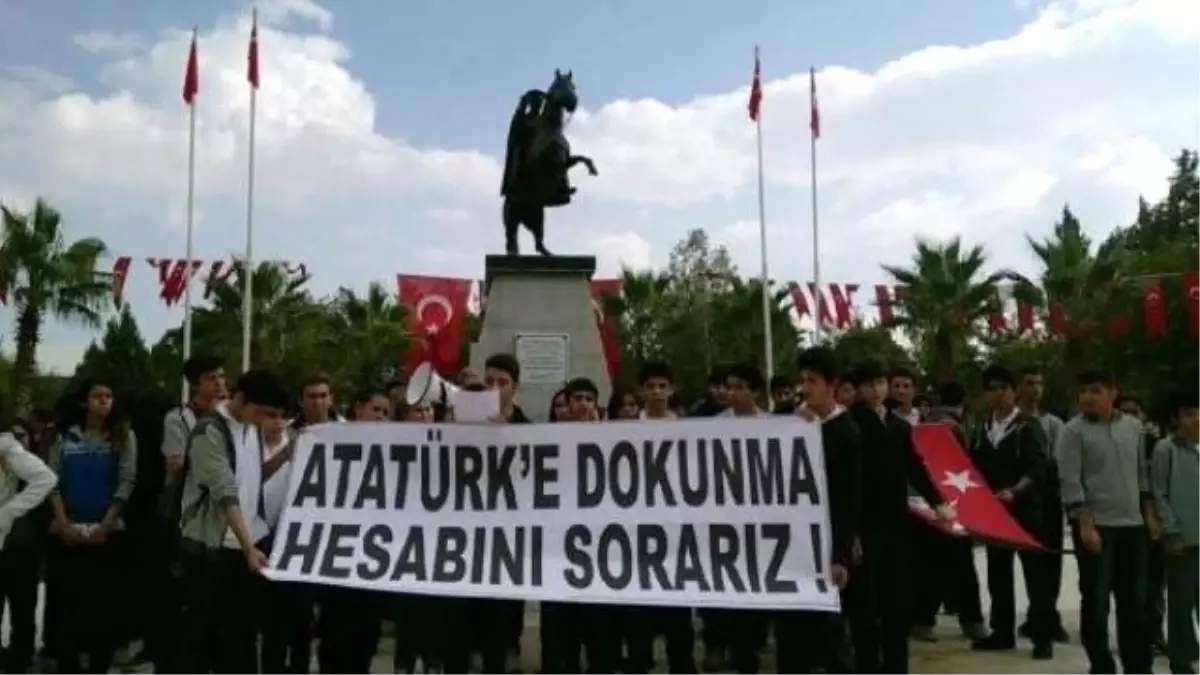 Milas\'ta Atatürk Büstüne Saldırı