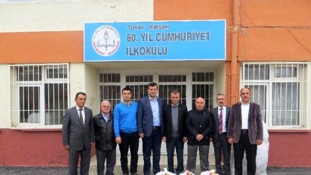 Niksar\'da 600 Öğrenciye Kaban Yardımı
