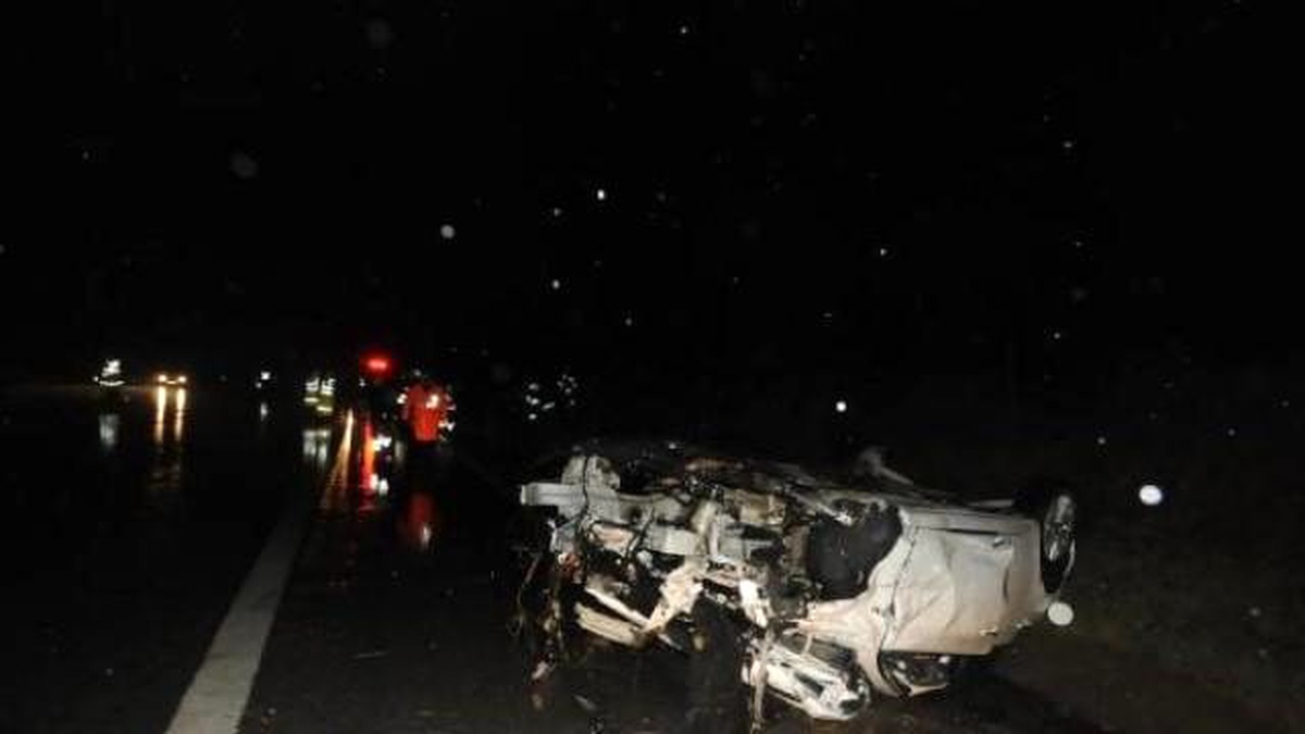 Otobanda 2 Otomobil Kafa Kafaya Çarpıştı: 4 Ölü, 4 Yaralı