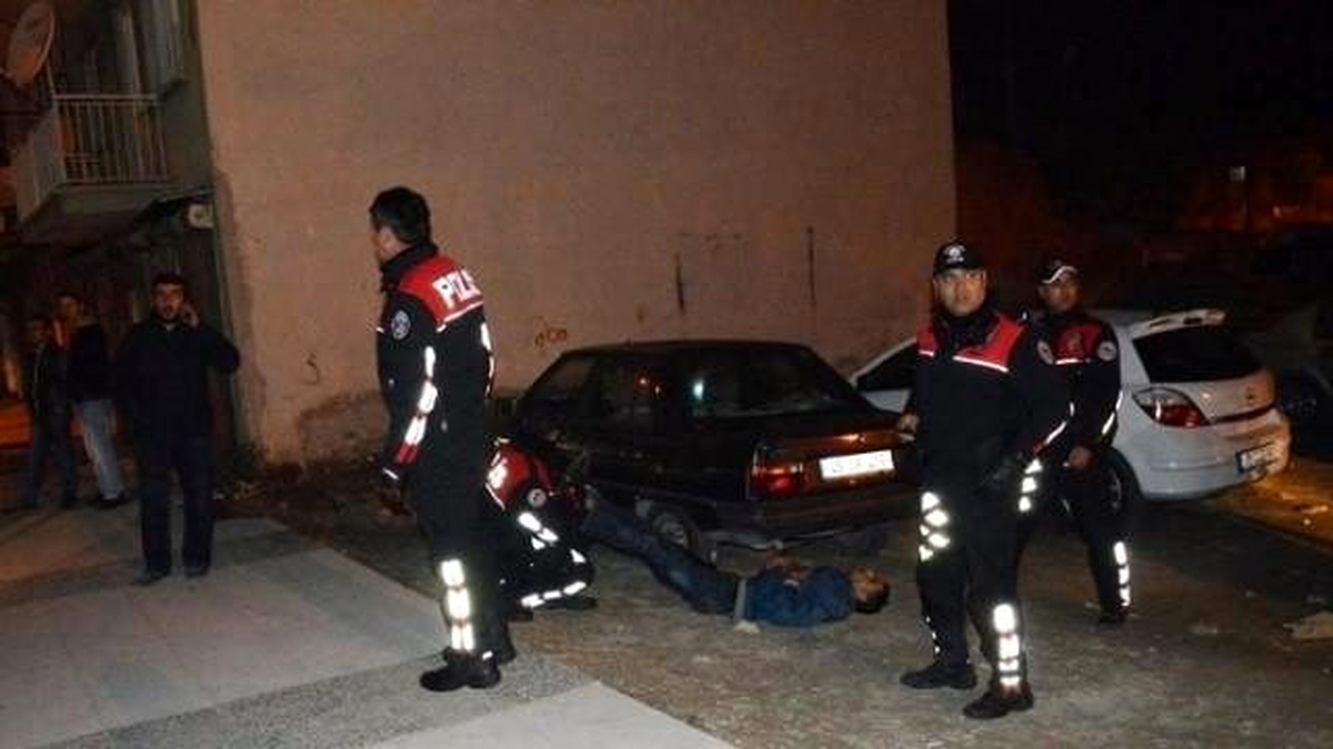 Otobüs Beklerken Bıçaklandı