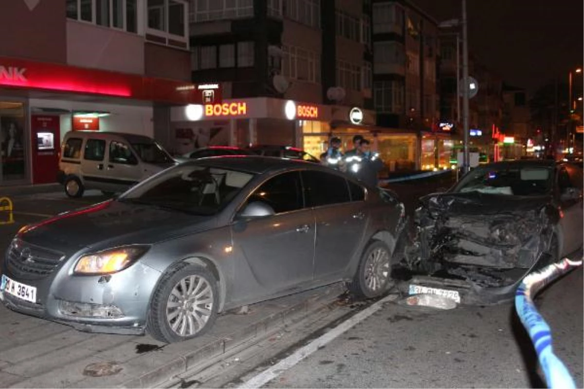 Kaza Yaptı, 3 Kişiyi Bıçakladı, Araç Gasp Edip Kaçtı