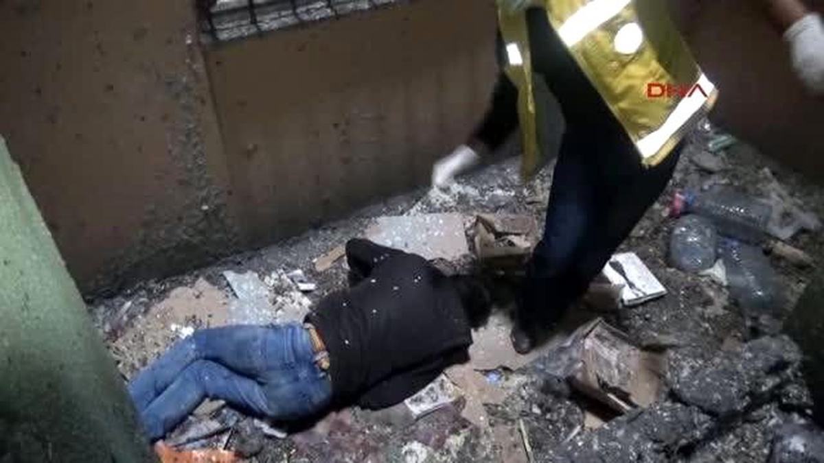 5 Gündür Aranan Gencin Apartman Boşluğunda Cesedi Bulundu