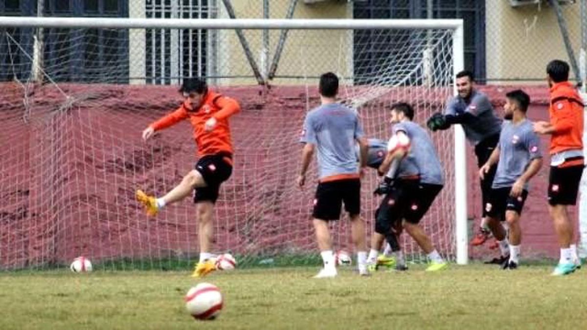 Adanaspor\'da Altınordu Provası
