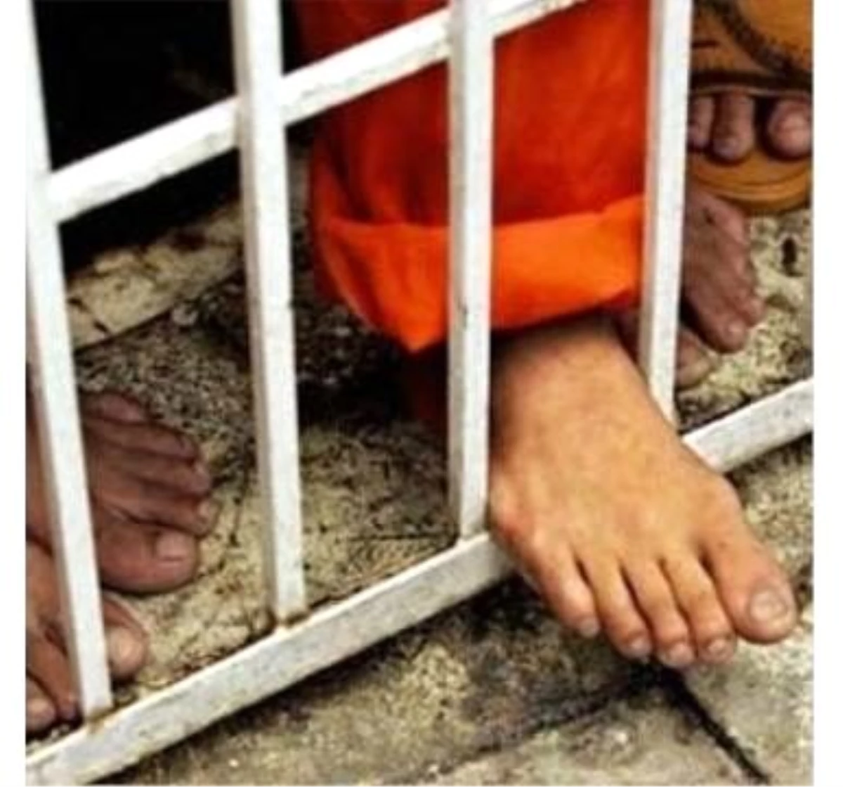 Pakistan, Gözaltına Aldığı 29 Afgan\'ı Serbest Bıraktı