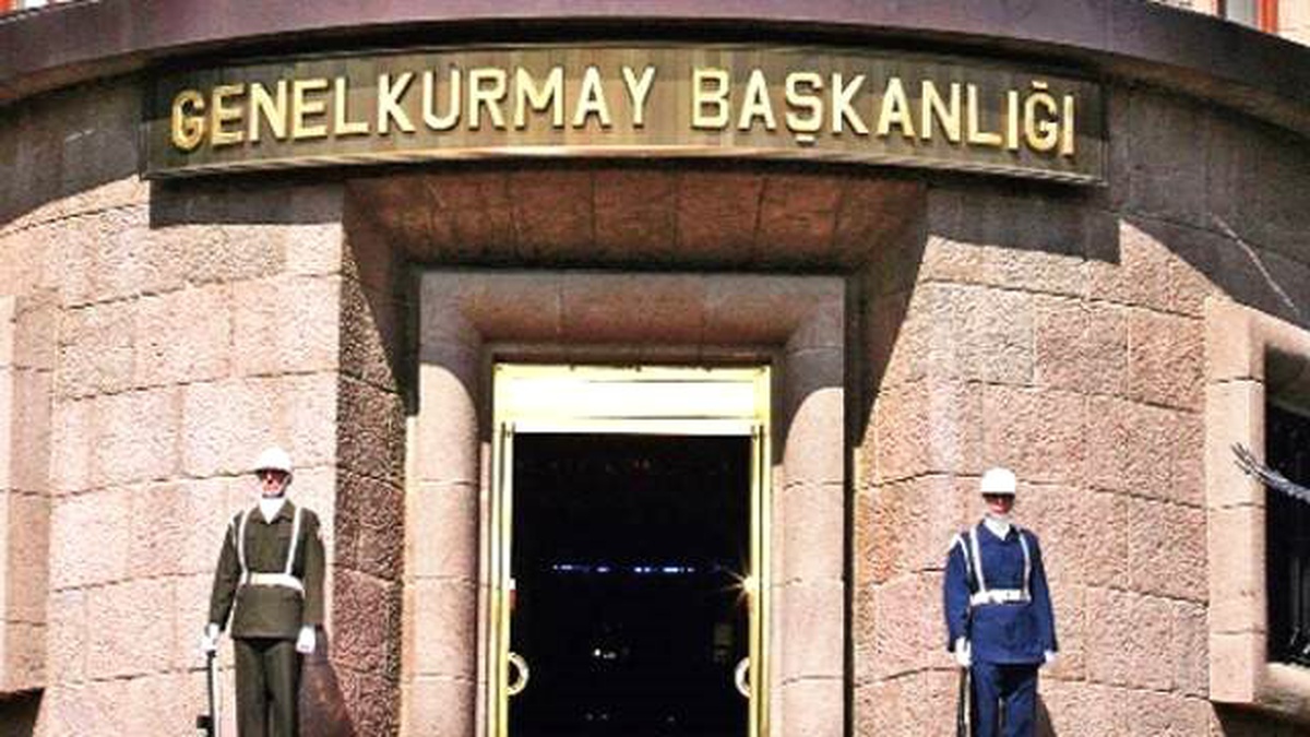 Şırnak ve Düzce\'de Türk Bayrağı\'na Saldırı