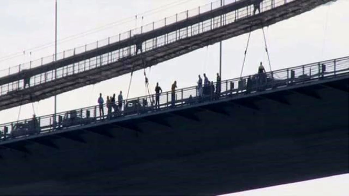 Boğaziçi Köprüsü\'nde İntihar Girişimi! Trafik Arapsaçı