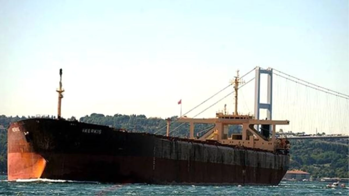 Dev Gemi İstanbul Boğazı\'ndan Geçiş Yaptı
