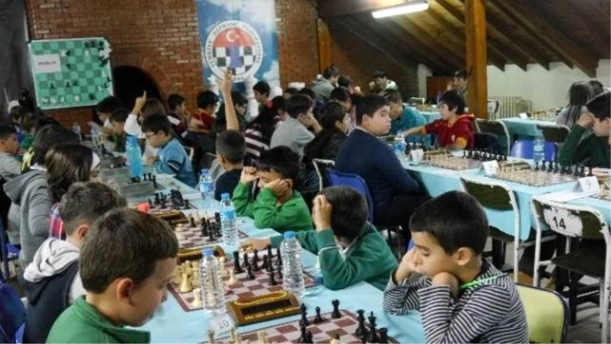 Edirne\'de Cumhuriyet Bayramı Satranç Turnuvası Düzenlendi
