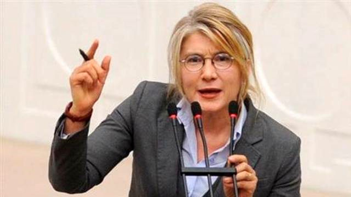 Emine Ülken Tarhan: Büyük Umutlarla Geldiğim CHP\'den İstifa Ediyorum