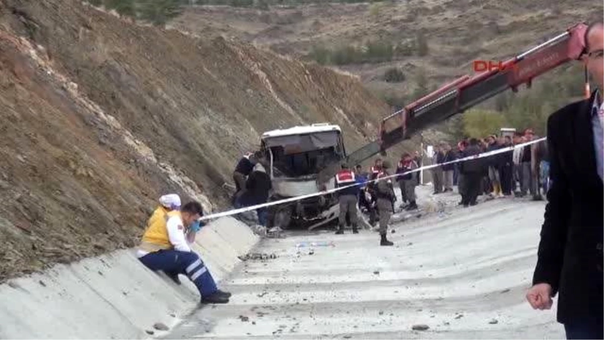 Isparta\'da Kaza: 15 Ölü, 28 Yaralı