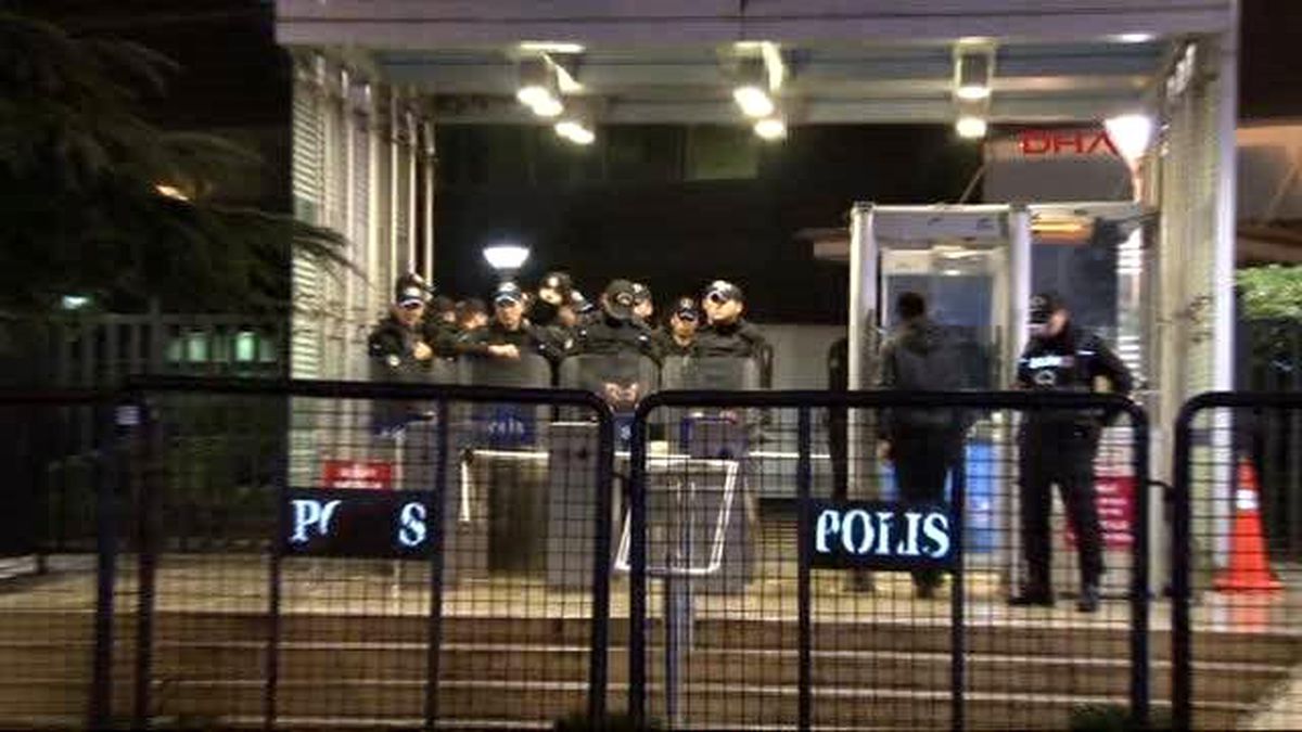 İsrail\'in Mescid-İ Aksa\'yı Kapatmasını Protesto Ettiler