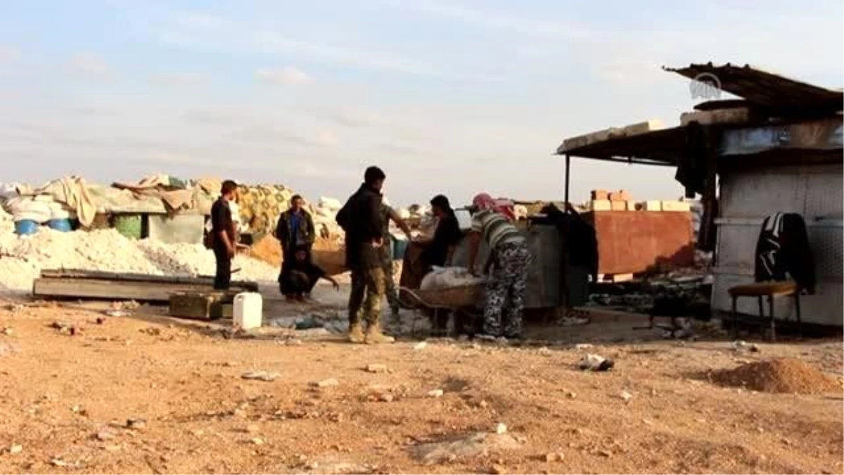 Suriye\'deki Muhalifler Karargahları Güçlendirmeye Çalışıyor