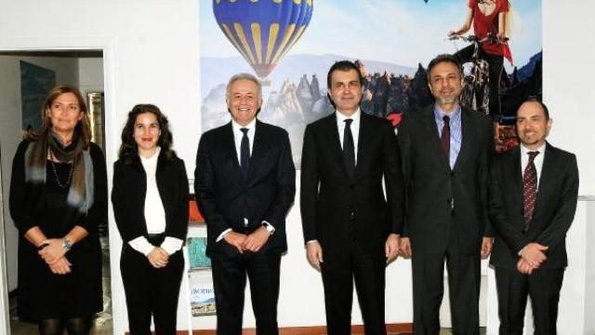 Ömer Çelik, Peşmergenin Geçişinden Askerin Rahatsız Olmasına İlişkin Açıklama Yaptı: "Türkiye Eski...