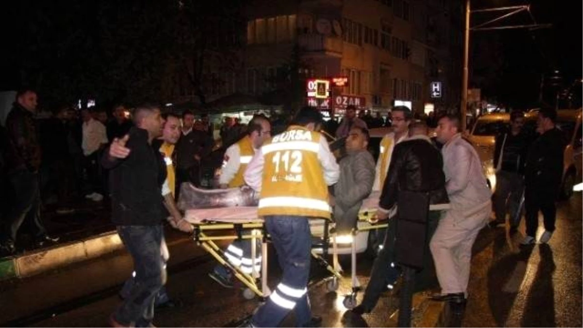 Bursa\'da Oto Kiralama Şirketinde Silahlı Kavga: 4 Yaralı