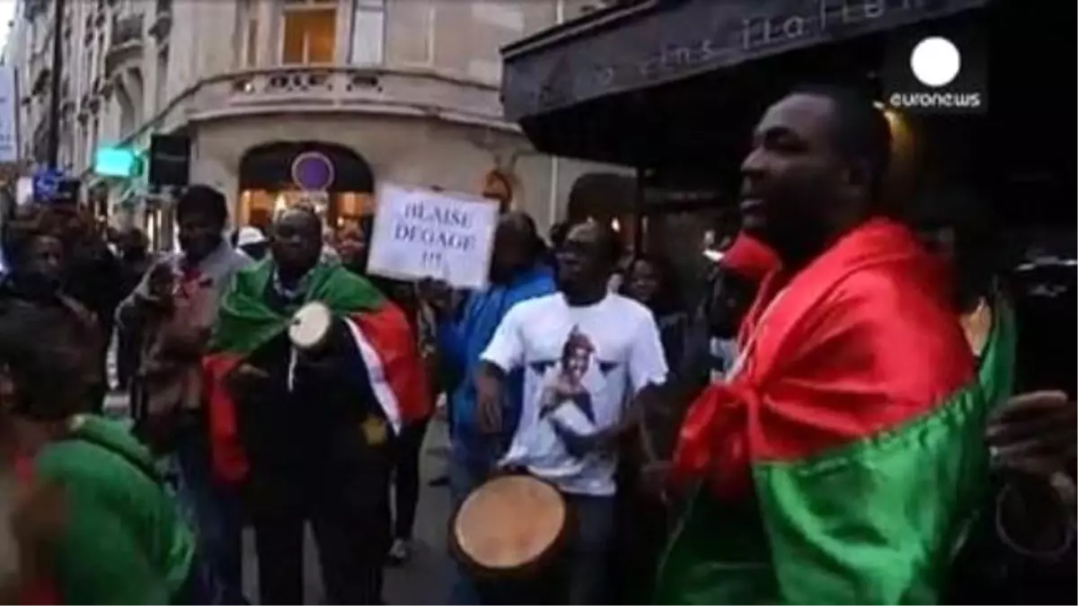 Paris\'teki Burkina Faso Büyükelçiliği Önünde Eylem