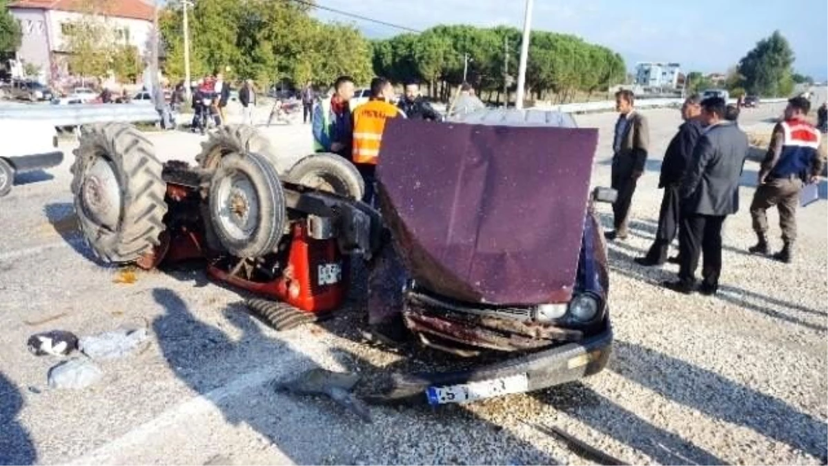 Sarıgöl\'de Trafik Kazası: 4 Yaralı