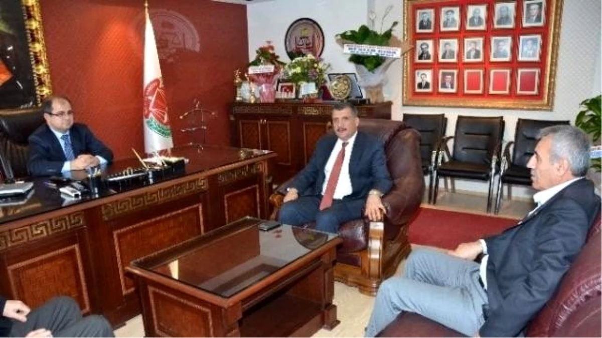Başkan Gürkan, Baro Başkanı Enver Han\'ı Ziyeret Etti