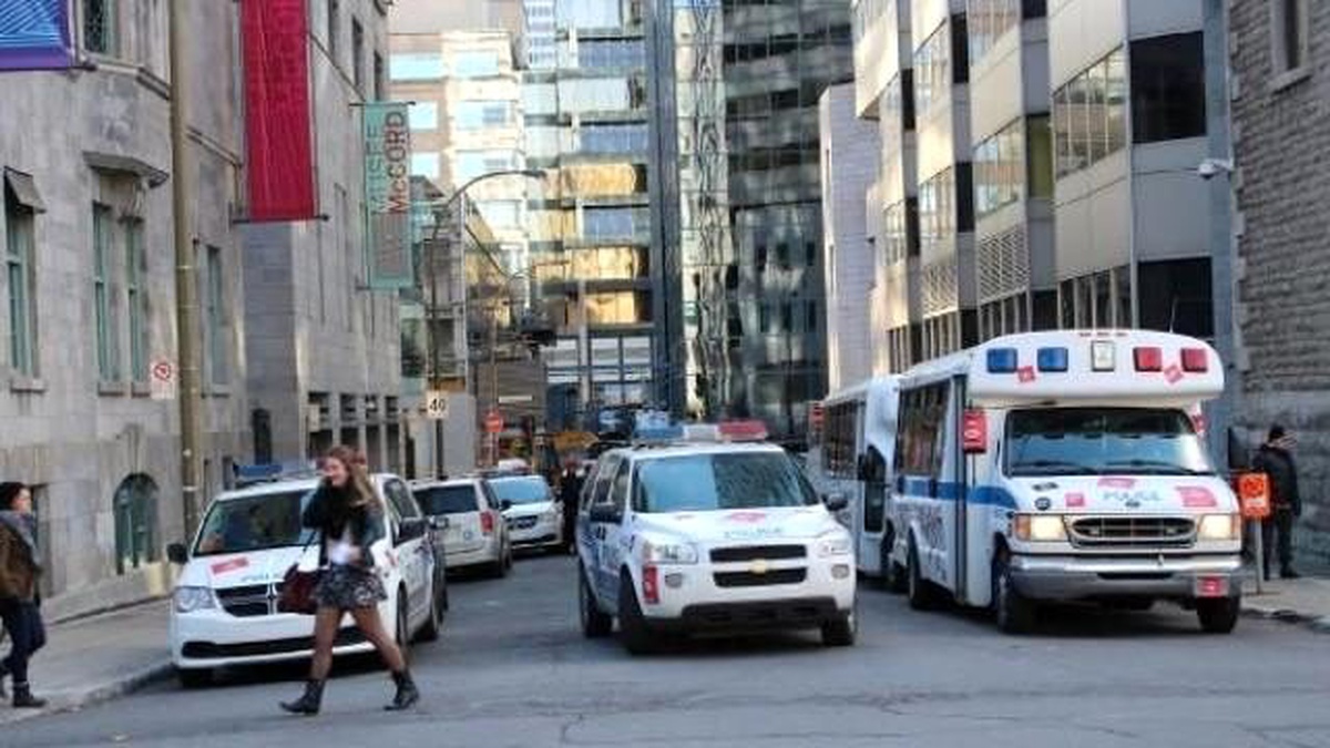 Montreal\'da Hükümeti Protesto Yürüyüşü Düzenlendi