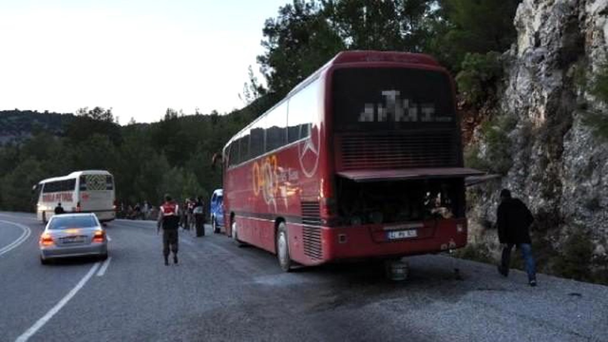 Otobüsteki Yangını Fark Eden Sürücü Yolcuları Kurtardı