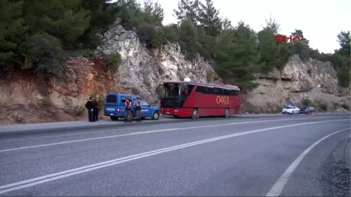 Otobüsteki Yangını Fark Eden Sürücü Yolcuları Kurtardı