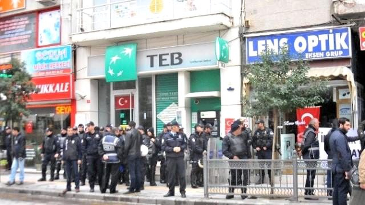 Yalova\'da Hdp\'lilerin Meydana İnmesine İzin Verilmedi