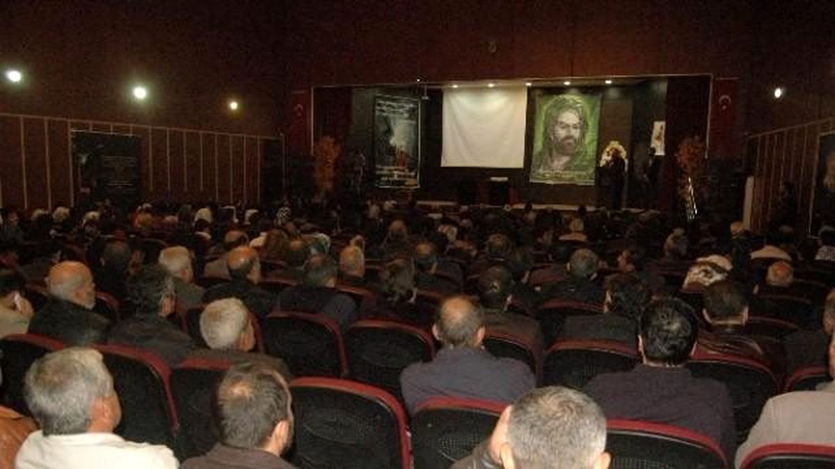 Adıyaman\'da Bin Kişiye Aşure Dağıtıldı