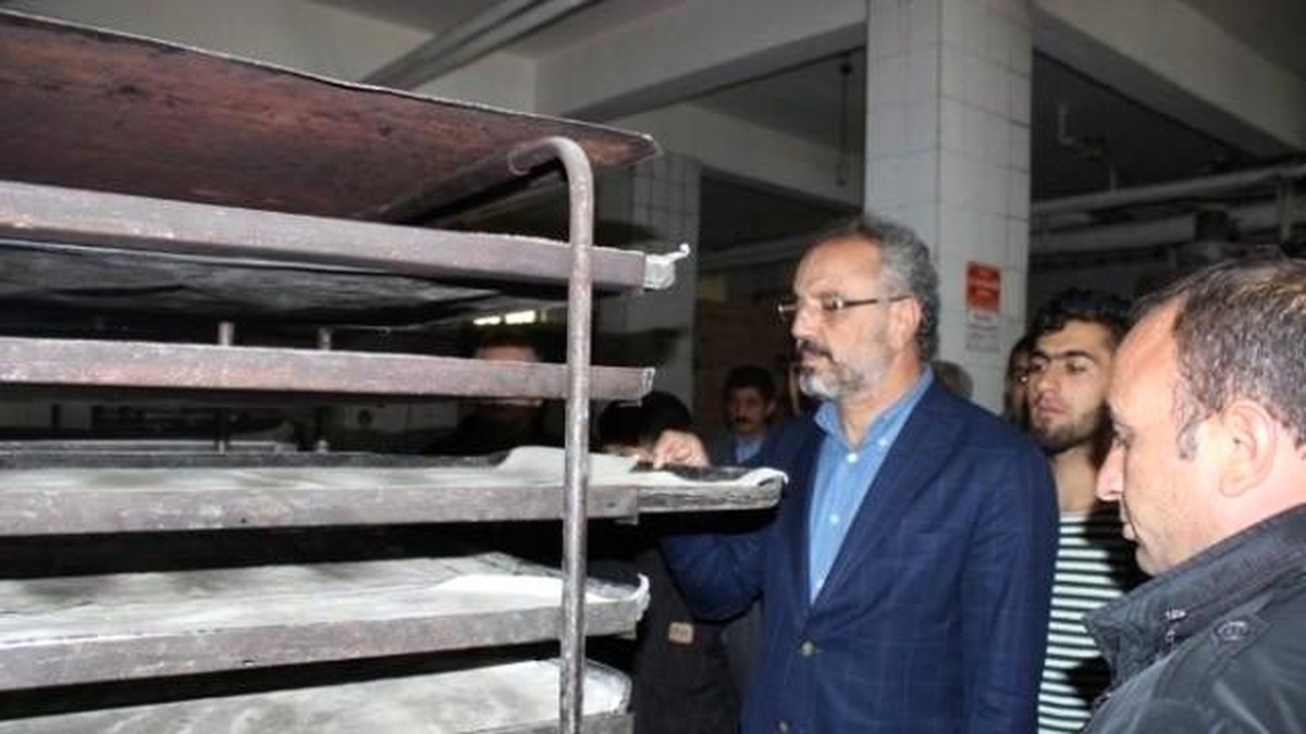 Ağrı Belediye Başkanı Sakık Fırınları Denetledi