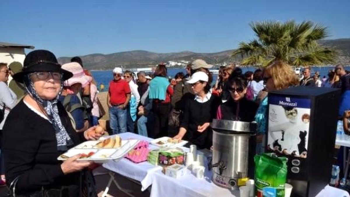 Bodrum\'daki Karaada Şenlikleri\'ne Renkli Kutlama