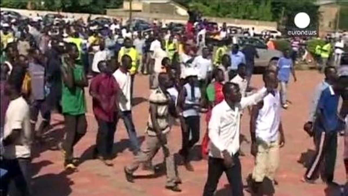 Burkina Faso\'da Cunta Yönetimi Protesto Edildi