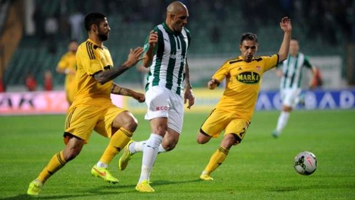 Bursaspor Evinde Galibiyetle Tanıştı