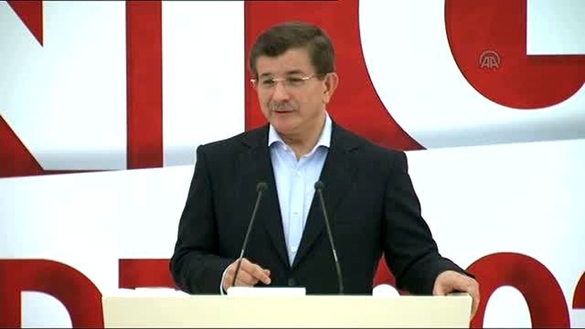 Davutoğlu: "Türkiye Hiçbir Dönemde Terör Grubunu, Şiddet Grubunu Desteklememiştir"