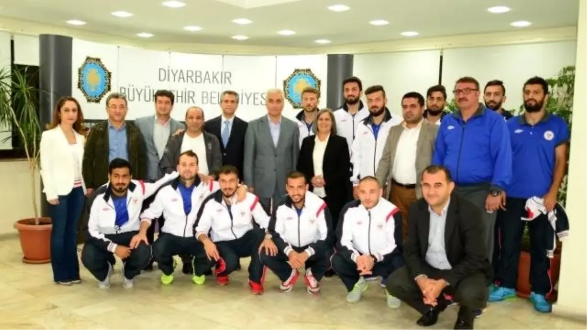 Diyarbakırspor Kulüp Yöneticilerinden Anlı\'ya Ziyaret