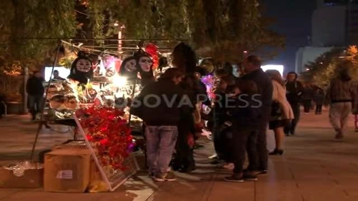 Kosova?da Olayı Cadılar Bayramı Kutlaması