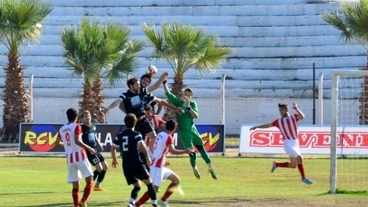 Kuşadası Gençlikspor Liderliğini Sürdürdü