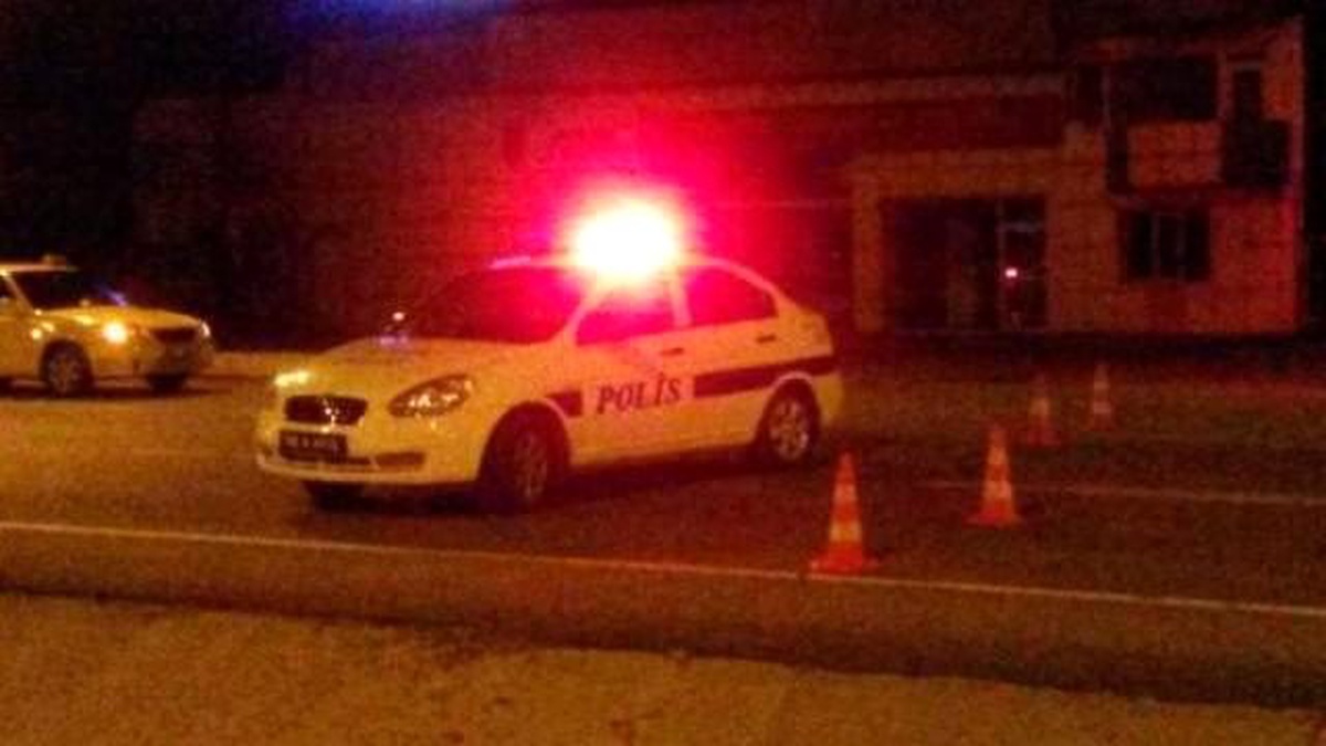 Otomobil Beton Direğe Çarptı: 1 Ölü, 3 Yaralı