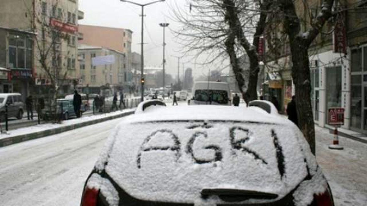 Ağrı\'da Kar Yağışı