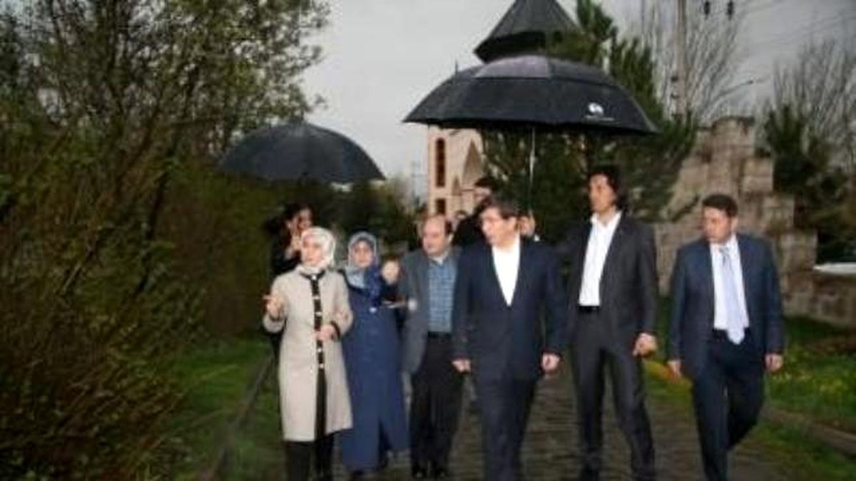 Başbakan Davutoğlu\'nun Eşi Sare Davutoğlu, Afyonkarahisar\'da