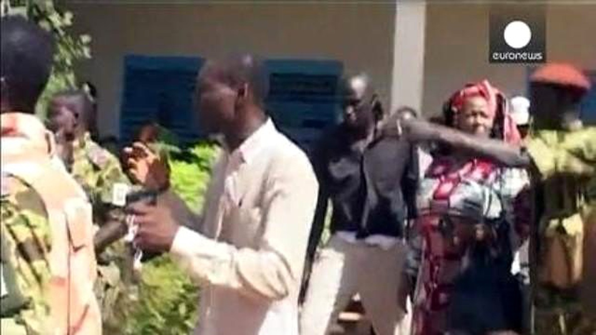 Burkina Faso\'da Asker Ateş Açtı: 1ölü