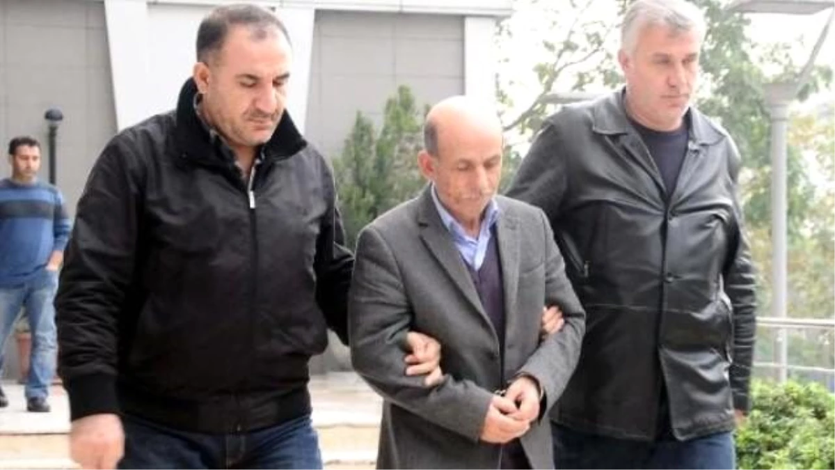Bursa\'da, Ayrı Yaşadığı Eşini Öldüren Emekli Tutuklandı