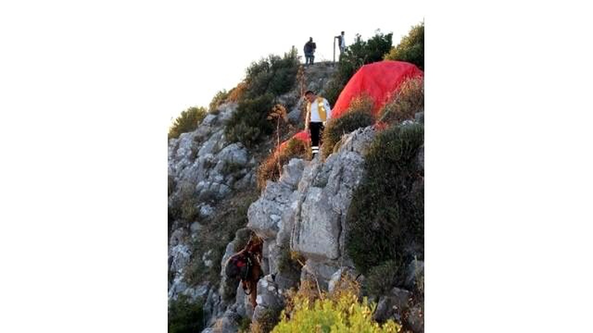 Muğla\'da Emekli Öğretmen Paraşüt Kazasında Öldü