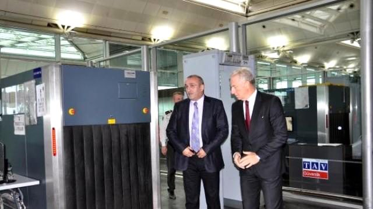 Galatasaray, Borussia Dortmund Maçı İçin Almanya\'ya Gitti
