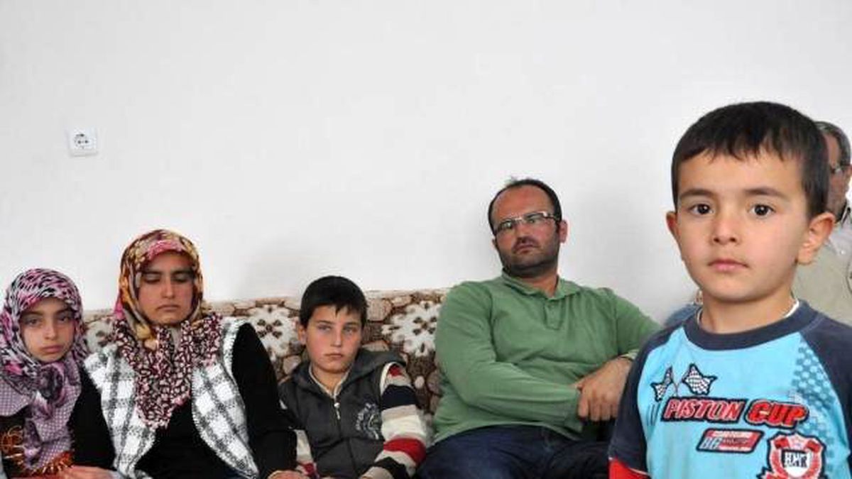 Madende Mahsur Kalan İşçinin Minik Oğlu Sözleriyle Ağlattı
