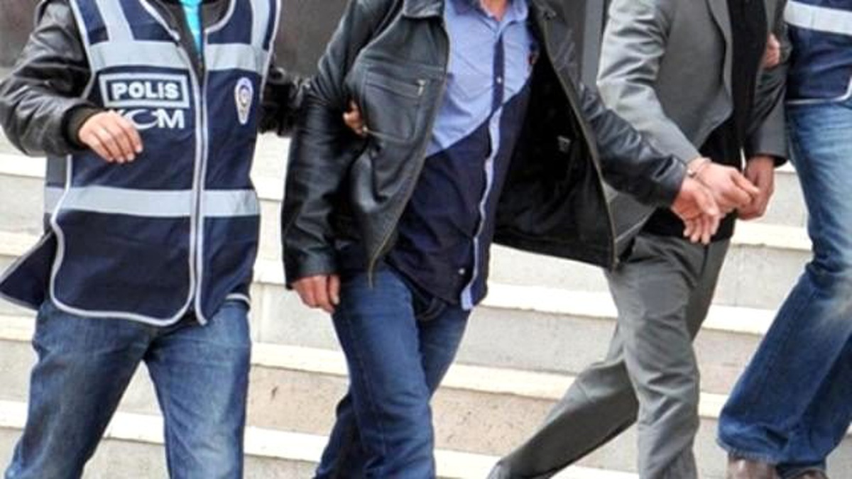 Muratpaşa\'da 12 Ayrı Olayla İlgili 35 Kişi Yakalandı