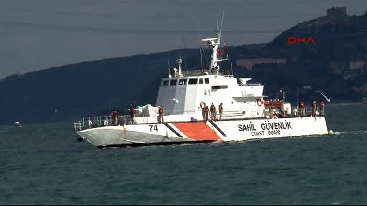 Tekne Faciasında Ölenlerin Cenazeleri Kıyıya Getirildi